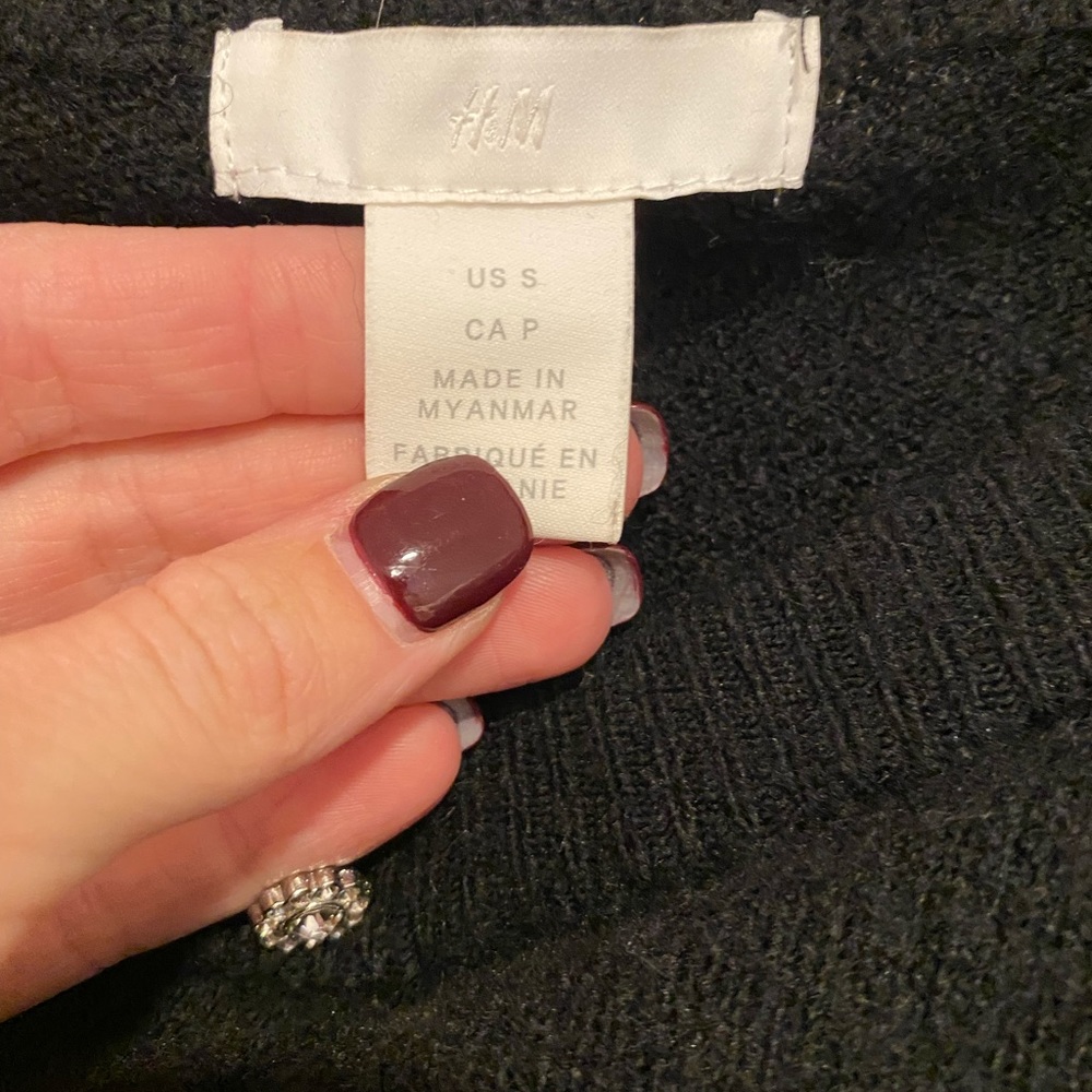 H&M Sweater Size Small